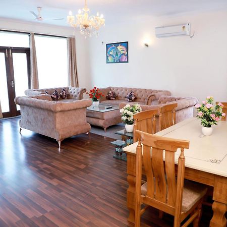 Fortune Home Service Apartment 2Bhk,E28 Saket 2A ニューデリー エクステリア 写真