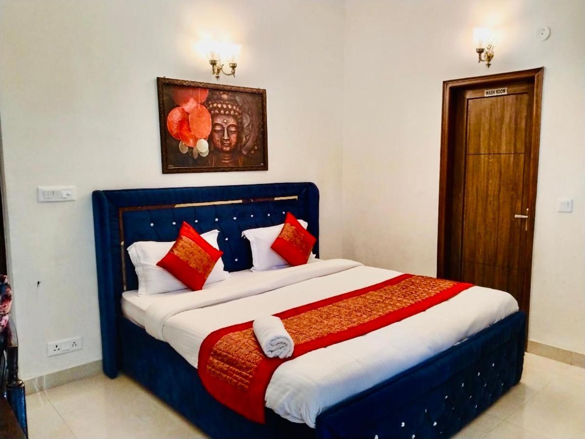 Fortune Home Service Apartment 2Bhk,E28 Saket 2A ニューデリー エクステリア 写真