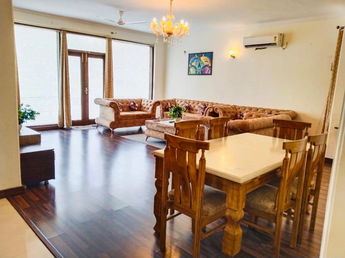 Fortune Home Service Apartment 2Bhk,E28 Saket 2A ニューデリー エクステリア 写真